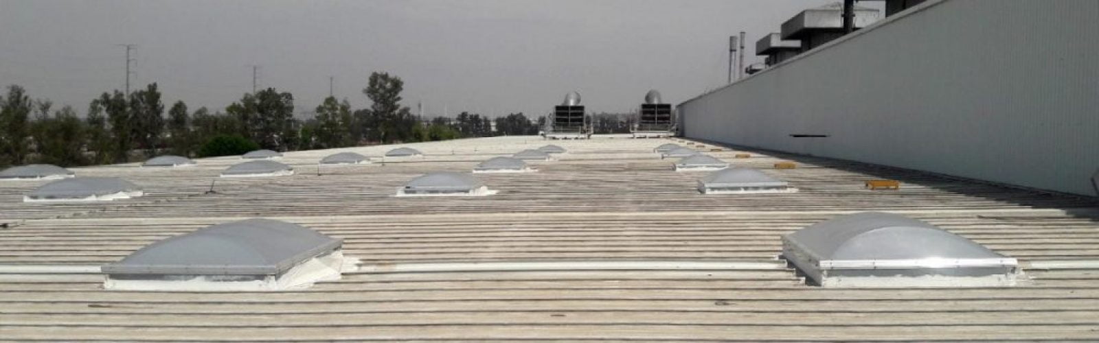 Renovación de Luz Natural Planta Automotriz Aislamientos y Más